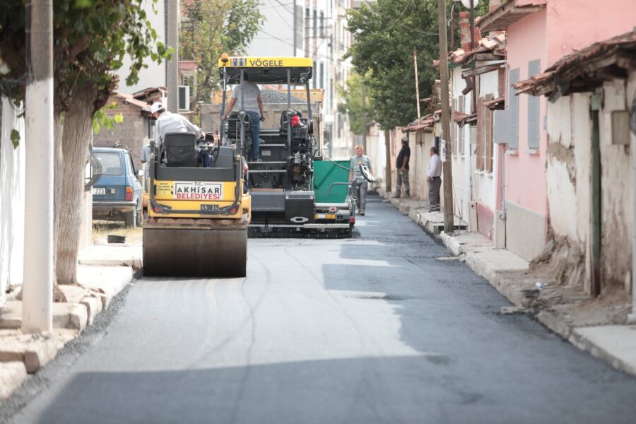  Akhisar Belediyesi Asfalt Çalışmalarına Devam Ediyor