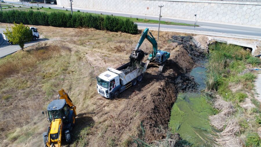  Biga Belediyesi Uzunsu ve Asmalı Derelerinde Islah Çalışması Başlattı