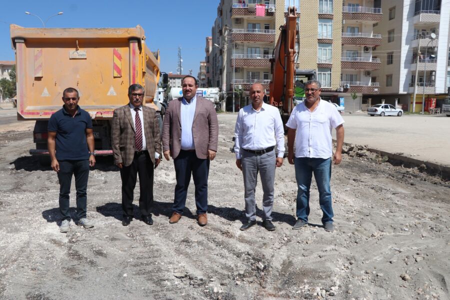  Viranşehir Belediye Başkanı Ekinci, İçme Suyu Şebeke Döşeme Çalışmalarını İnceledi