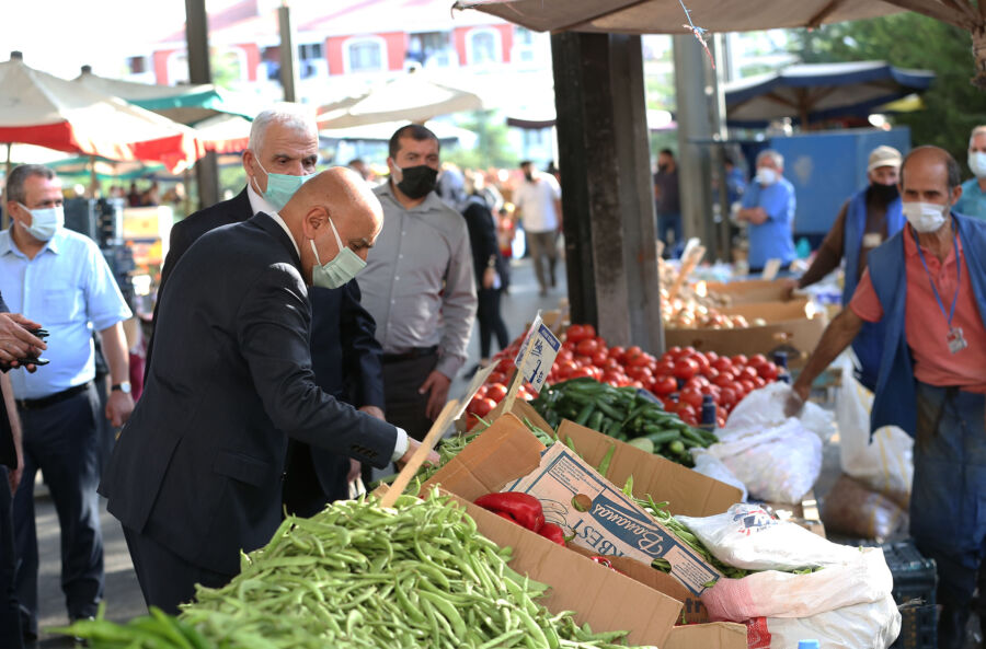  Keçiören Belediye Başkanı Altınok, Semt Pazarlarını Denetliyor