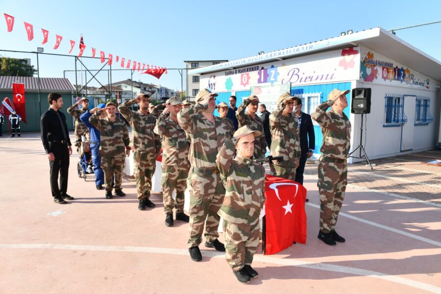  Mustafakemalpaşa Belediyesi ‘Temsili Askerlik Uygulaması’ Töreni Düzenledi