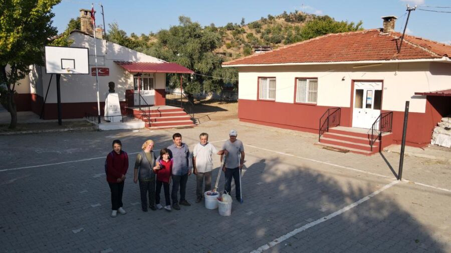  Nazilli Belediyesi Hisarcık’taki Öğrencilerin Yüzünü Güldürdü