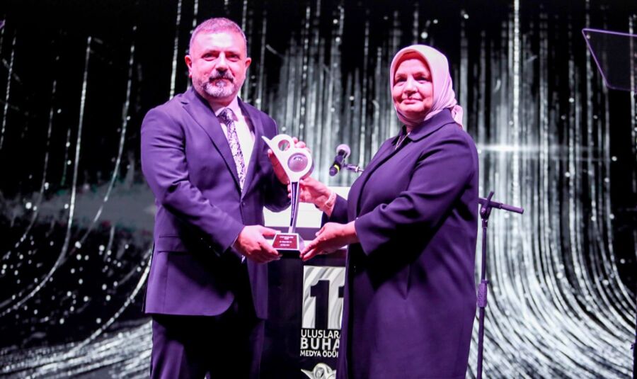  Sincan Belediye Başkanı Ercan ‘Gönül Belediyeciliği’ Ödülünü Aldı