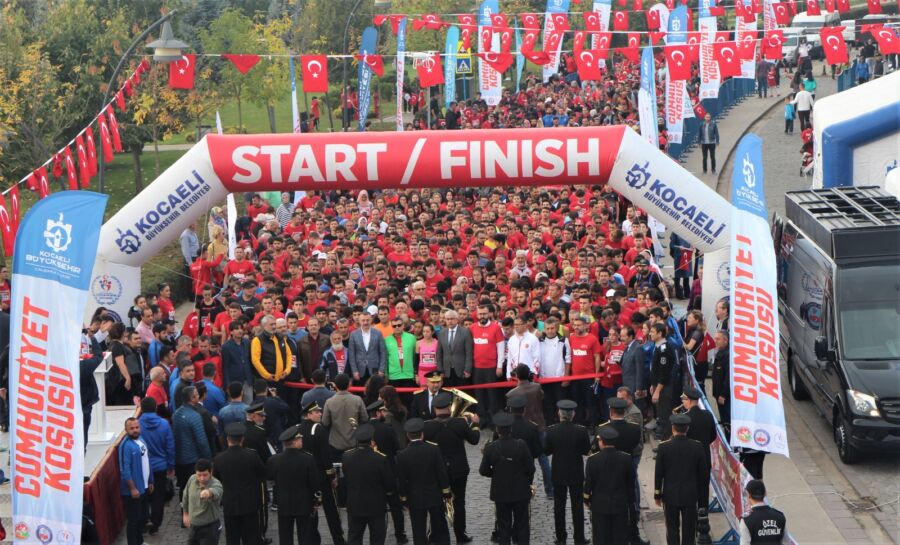  Kocaeli’de ‘Cumhuriyet Koşusu ve Çocuk Maratonu’ İçin Geri Sayım Başladı