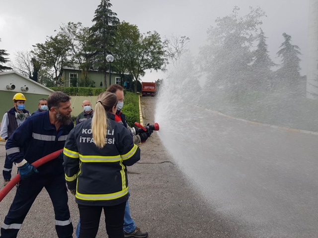 Kocaeli Büyükşehir İtfaiyesi İZAYDAŞ Personeline Eğitim Verdi