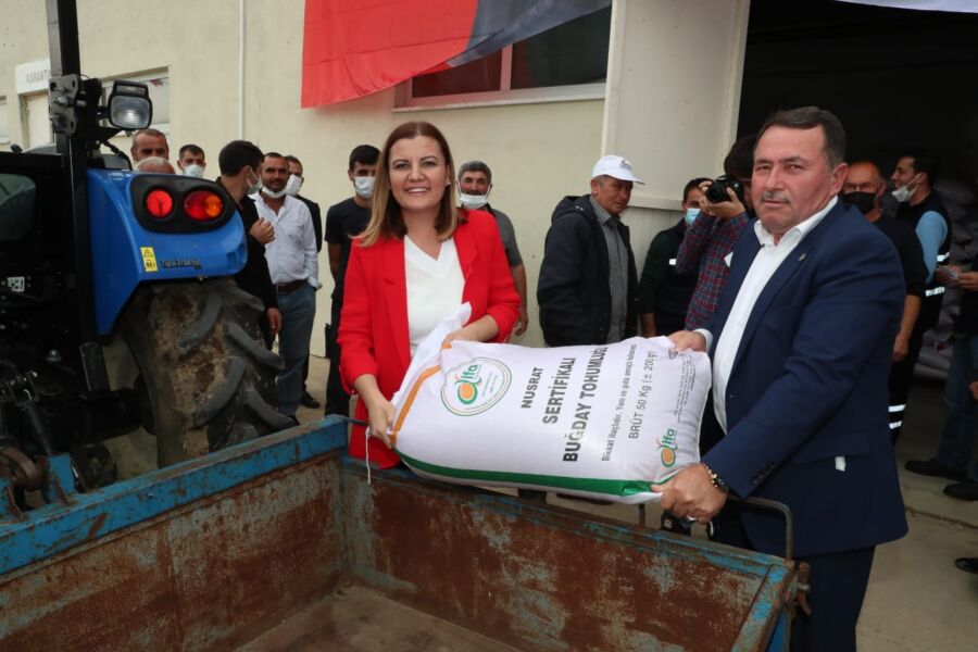  İzmit Belediyesi Buğday Desteği Verdiği Çiftçilere Gübre Desteği de Verecek