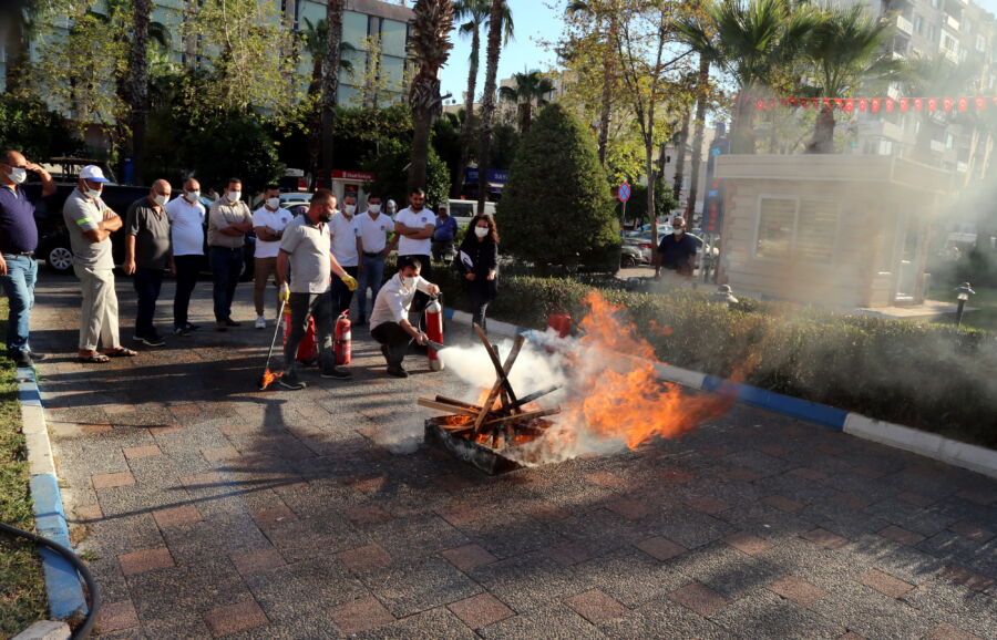  Akdeniz Belediyesi, Personeline Yangın Tatbiki Eğitimi Verdi