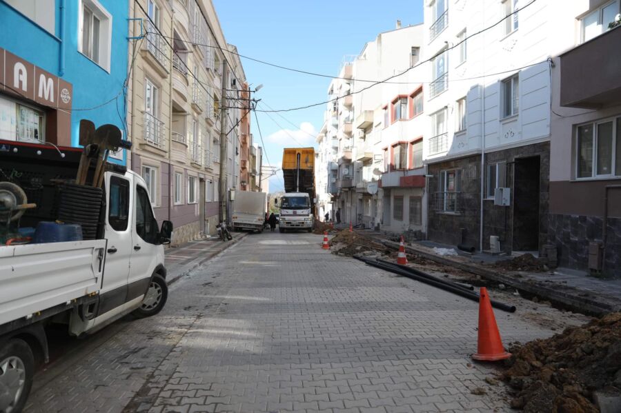  Bandırma Belediyesi 17 Eylül Mahallesi’nde Yenileme Çalışmalarına Başladı