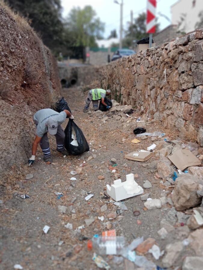  Bodrum Belediyesi Temizlik İşleri Müdürlüğü Dere Yataklarından 485 Torba Çöp Topladı