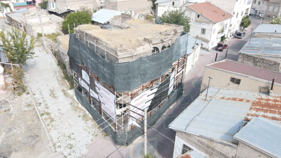  Develi Belediyesi Tarihi Aslanlı Ev’in Restorasyon Çalışmasına Başladı