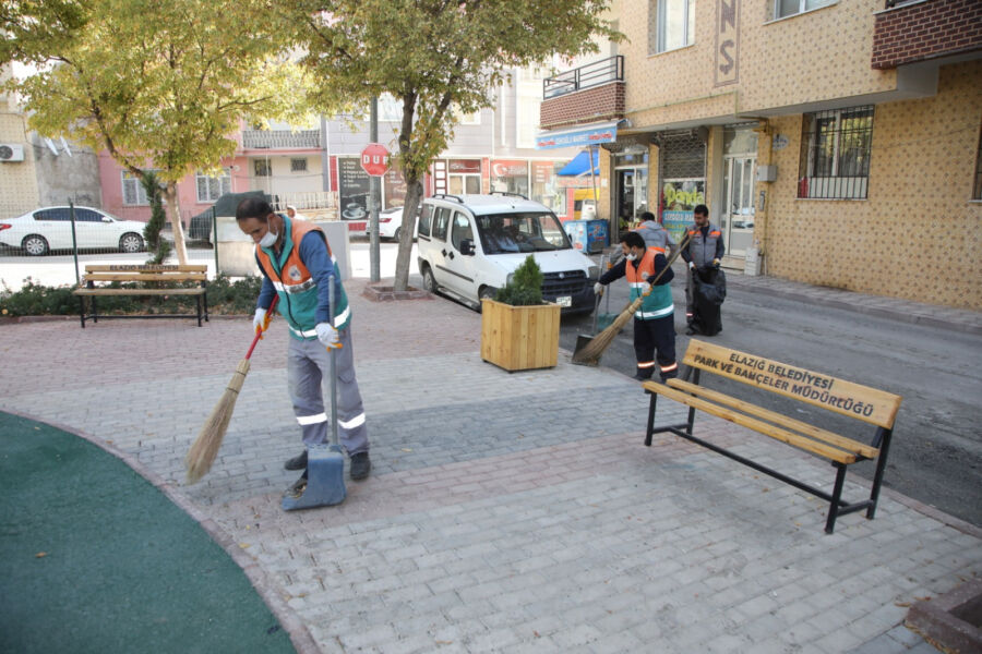  Elazığ Belediyesi Temizlik Çalışmalarına Devam Ediyor