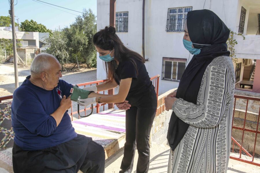  Adana Büyükşehir, Evde Bakım ve Sağlık Hizmetine Ara Vermeden Devam Ediyor