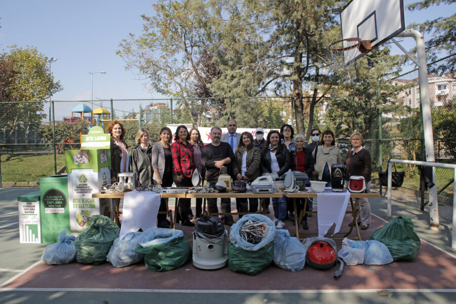  Ataşehir Belediyesi, E-Atık Gününde Geri Dönüşüme Dikkat Çekti