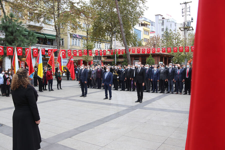  Akçaabat’ta 29 Ekim Cumhuriyet Bayramı Çelenk Töreni Gerçekleştirildi