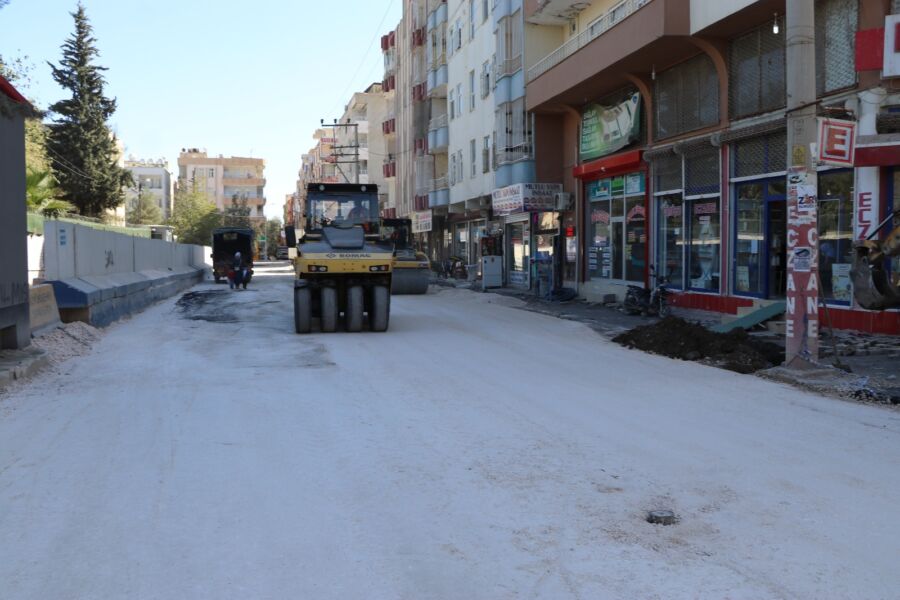  Viranşehir Belediyesi Asfalt Çalışmalarına Devam Ediyor