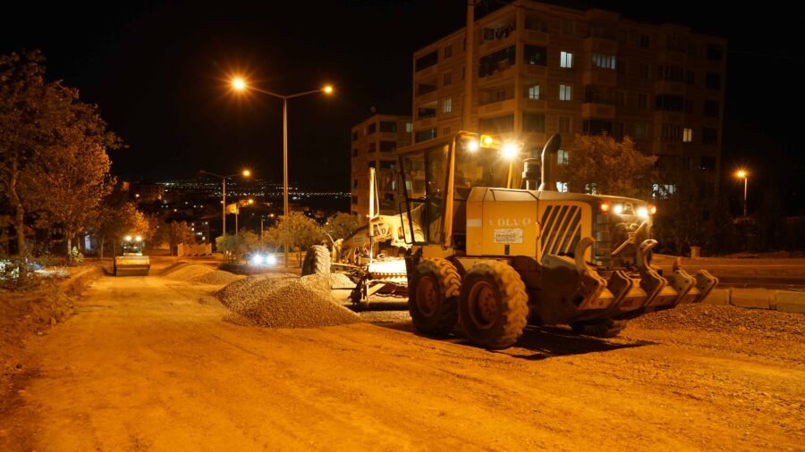  Kahramanmaraş Büyükşehir, Ağcalı’da Yol Çalışmasına Devam Ediyor