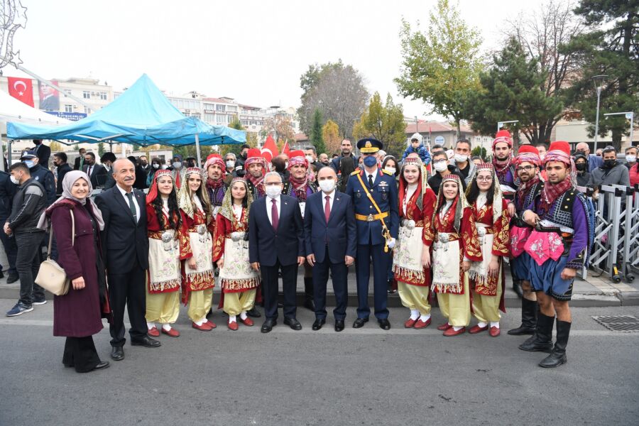  Kayseri Büyükşehir Başkanı Büyükkılıç, Cumhuriyet Bayramı’nı Kayserililer ile Kutladı