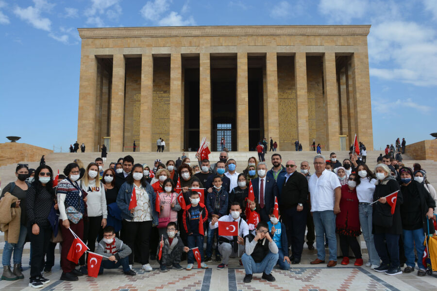  Mersin Büyükşehir, 29 Ekim İçin Özel Gereksinimli Bireyleri Anıtkabir’e Götürdü