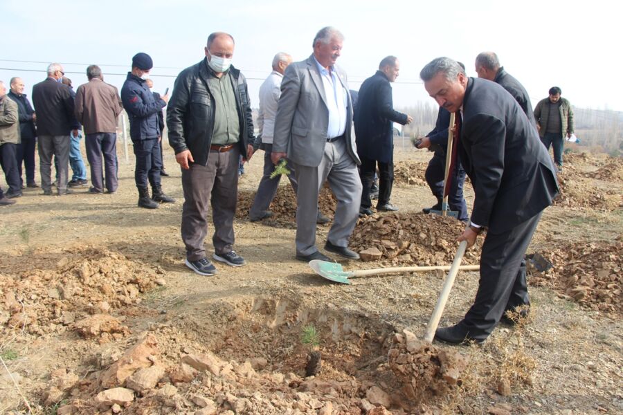  Seydişehir Belediyesi 600 Fidanı Toprakla Buluşturdu
