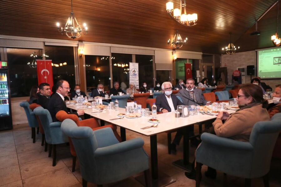 Pamukkale Belediyesi Başkanı Örki, Emekli Öğretmenlerle Bir Araya Geldi