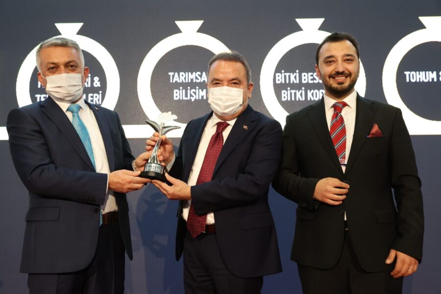  Antalya Büyükşehir Belediyesi Dijital Tarım Projesi ile Ödül Aldı