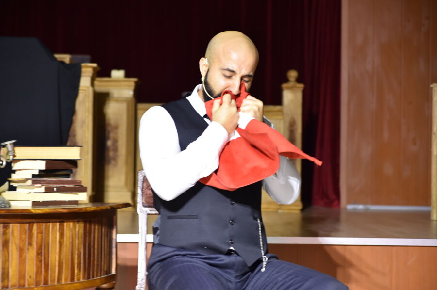  Orhangazi Belediyesi’nin Organize Ettiği Tiyatro Eseri ‘İstiklal Yolu Mehmet Akif’  İzleyicilerle Buluştu