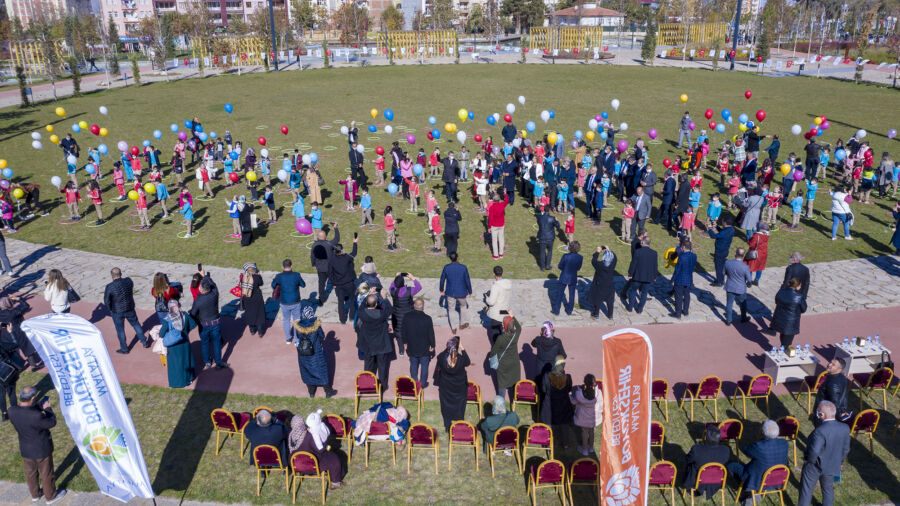  Malatya Büyükşehir, ‘Temassız Oyunlar Çocuk Şenliği’ Düzenledi