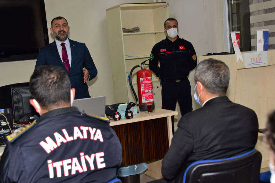  Malatya Büyükşehir Bediyesi İtfaiye Dairesi Başkanlığı Eğitim Programlarına Devam Ediyor