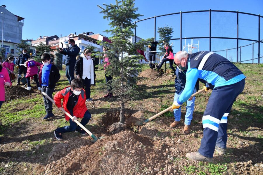  Ortahisar’da Fidan Dikim Etkinliği Gerçekleşti