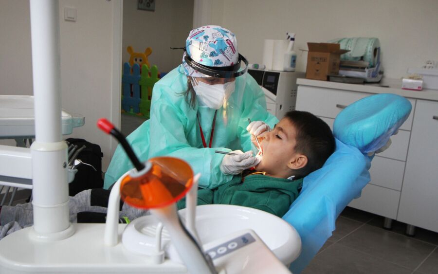  Karşıyaka’da Çocuklara Ağız ve Diş Sağlığı Taraması Yapıldı