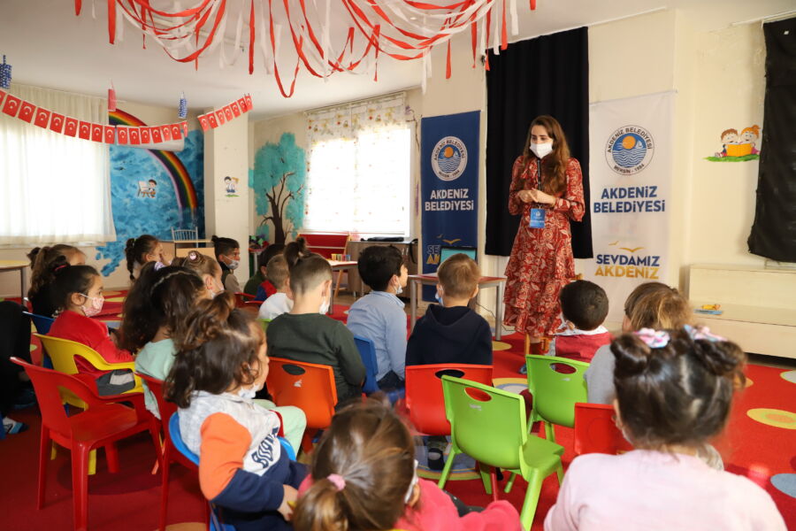  Akdeniz Belediyesi Dünya Çocuk Hakları Günü Etkinliği Düzenledi