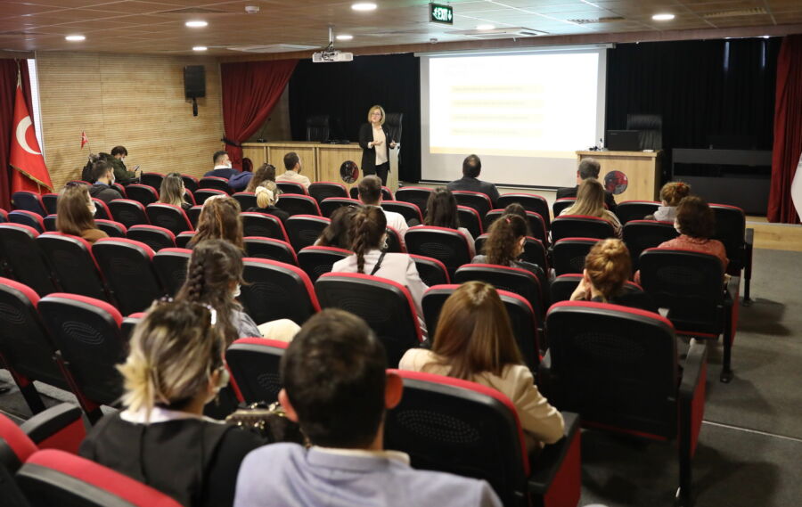  Akhisar Belediyesi’nden İş Arayanlara Özel Seminer