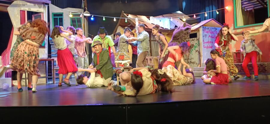  Manisa Büyükşehir Belediyesi Şehir Tiyatrosu Perdelerini Açtı