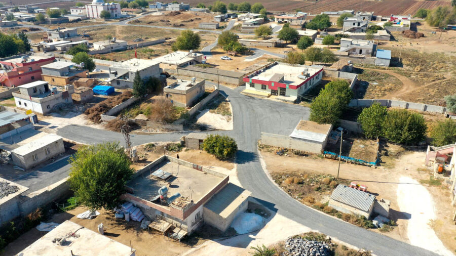  Harran Belediyesi, Kırsal Mahallelerde Yol Sorununu Çözüyor