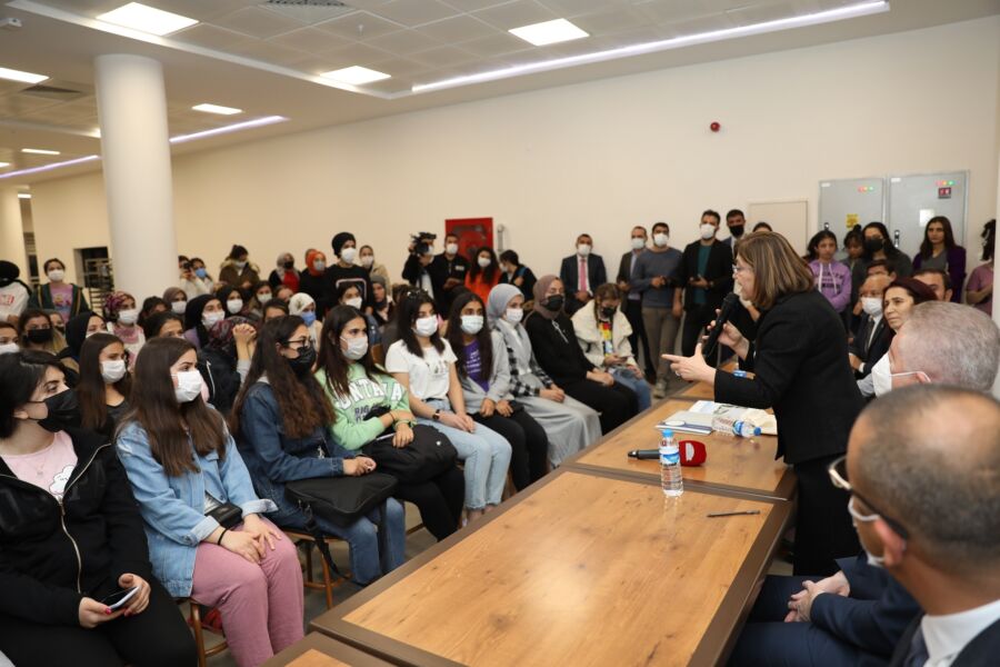  Gaziantep Büyükşehir, Yurt Öğrencilerinin İnternet Sıkıntısını Çözdü