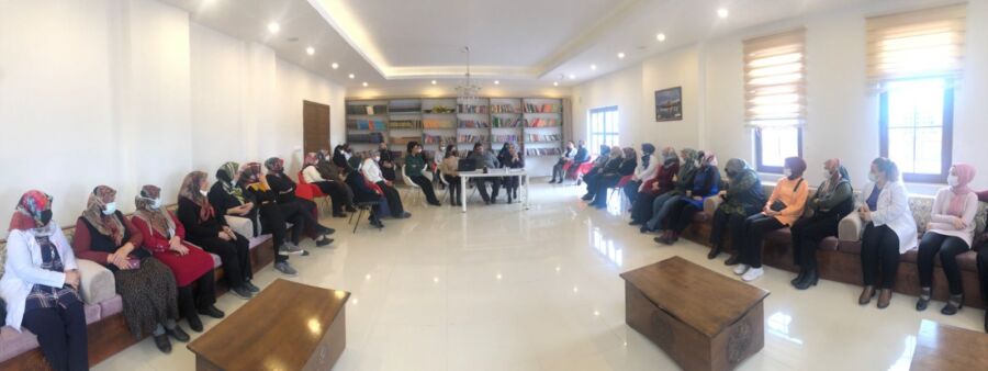  Seydişehir Belediyesi Kursiyerlerine, Ebeveyn ve Çocuk İlişkisi Semineri Verdi