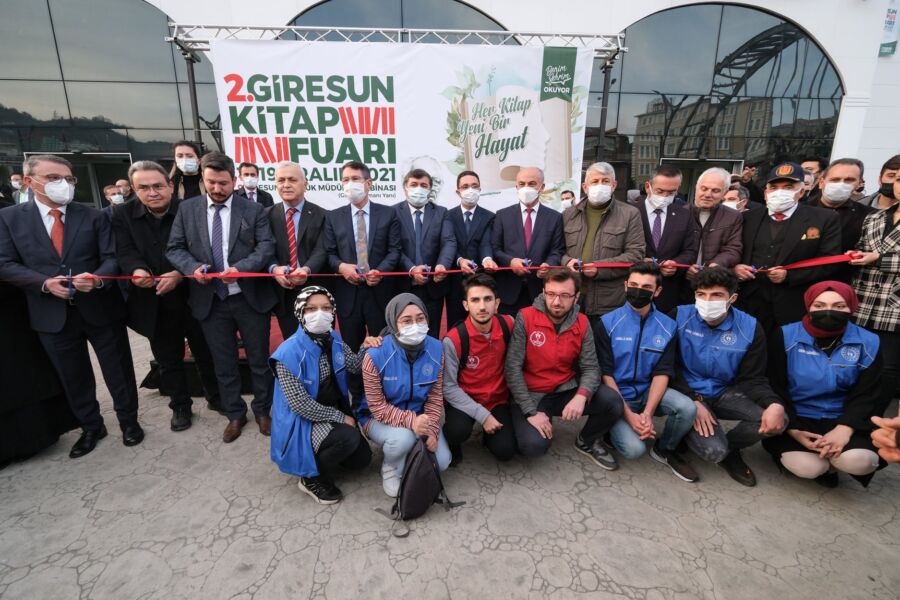  Giresun Belediyesi Tarafından İkincisi Düzenlenen Kitap Fuarı Açıldı.