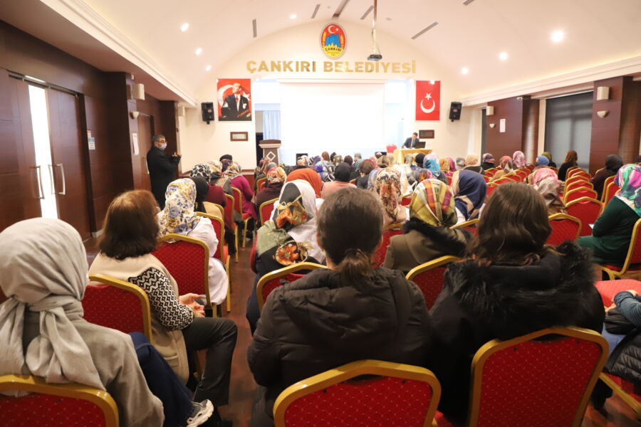  Çankırı Belediyesi ‘Üreten Kadın Güçlü Çankırı’ Toplantısı Düzenledi
