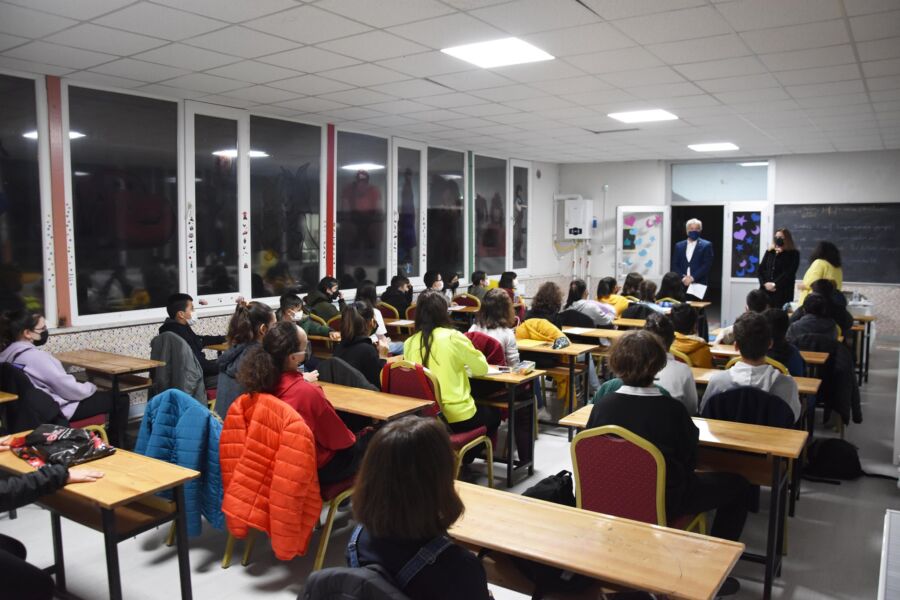  Susurluk Belediyesi, Öğrencilere Ücretsiz İngilizce Kursu Veriyor
