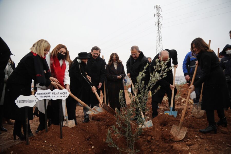 Gaziantep Büyükşehir İş Birliğinde Kente Meyve Ormanı Kazandırıldı