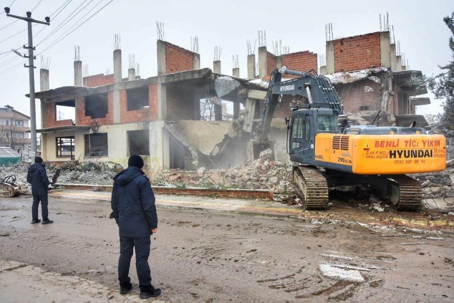  Bursa Yenişehir Belediyesi Metruk Binaları Yıkıyor