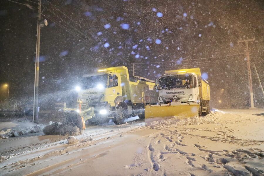  Pamukkale Belediyesi Olumsuz Hava Şartlarına Karşı Mücadele Verdi