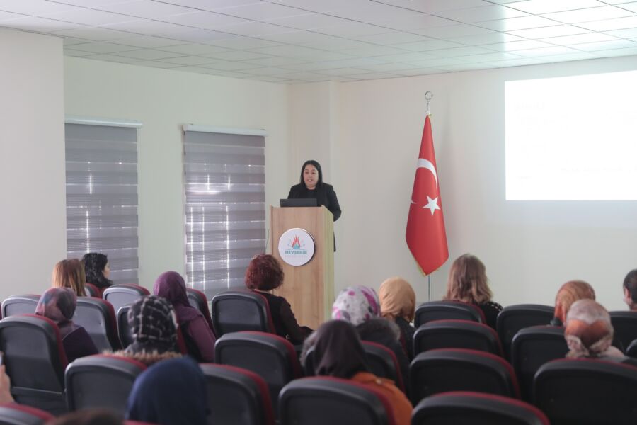  Nevşehir Belediyesi ‘Dünya Kadın Hakları Günü’ Dolayısıyla Konferans Düzenledi