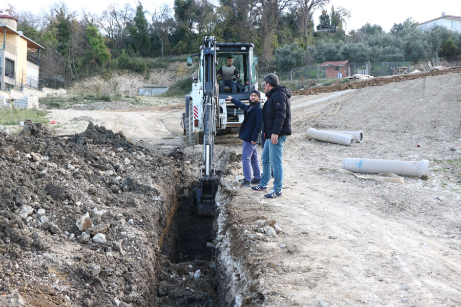  Çınarcık Belediyesi Kanalizasyon Alt Yapı Çalışmalarına Devam Ediyor