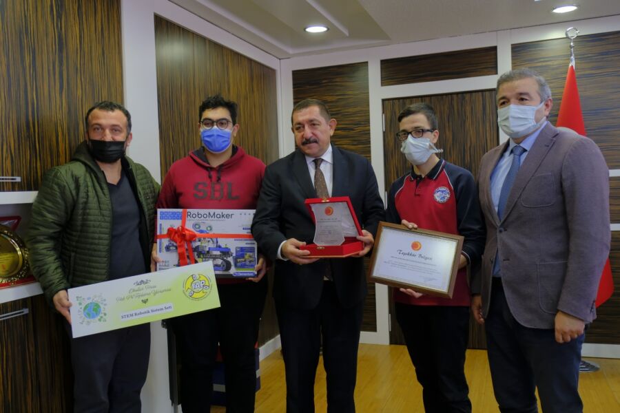  Kastamonu Belediyesi Atık Pil Toplayan Okulları Ödüllendirdi