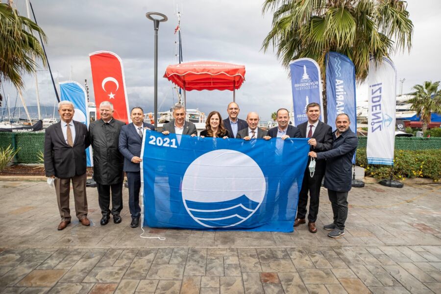  İzmir Büyükşehir Tarafından Yenilenen ‘İzmir Marina’ Mavi Bayrak Aldı
