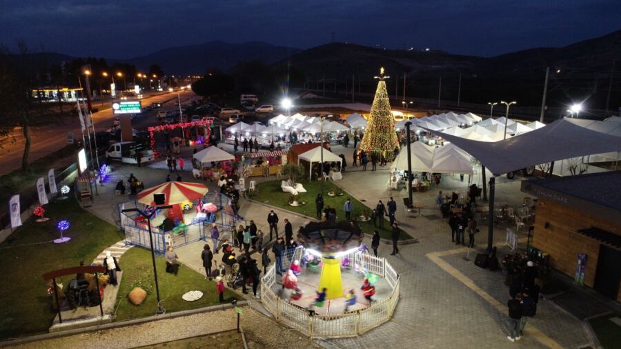  Efes Selçuk Belediyesi Yeni Yıl Kutlamalarına ‘Panayır’ ile Başladı