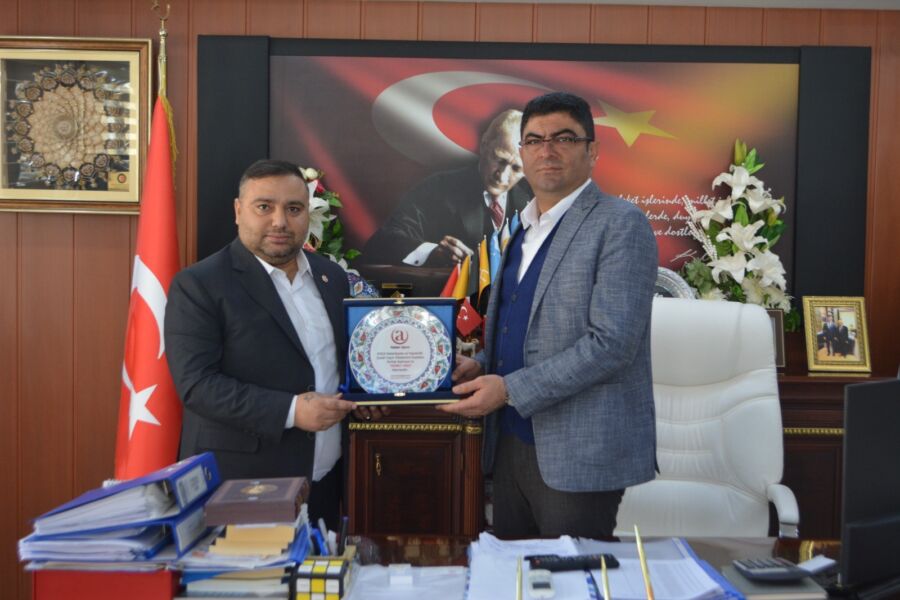  Kızılkaya Belediye Başkanı Güngör’e Gazeteci Aydoğan’dan Onur Ödülü