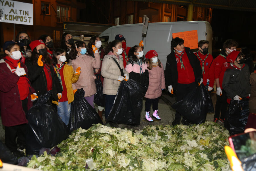  Büyükçekmece’de Pazarlardan Toplanan Atıklar Kompost Gübreye Dönüştürülüyor