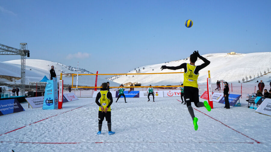  Kahramanmaraş’ta Kar Voleybolu Avrupa Turu Başladı